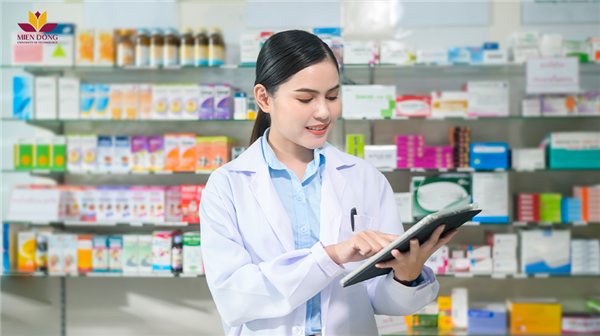 Ngành Dược luôn thay đổi từng ngày, để không bị “tụt hậu” sinh viên cần chủ động cập nhật thông tin 