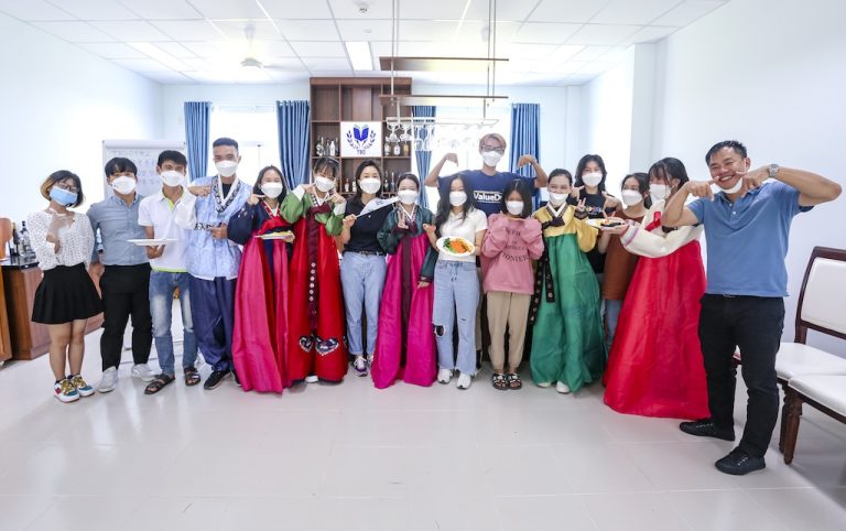 hoc-nganh-ngon-ngu-han-quoc-ra-truong-lam-cong-viec-gi