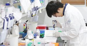 Sinh viên ngành Hóa Dược có nhiều cơ hội việc làm tại các doanh nghiệp dược phẩm, viện nghiên cứu và cơ sở sản xuất sau khi tốt nghiệp